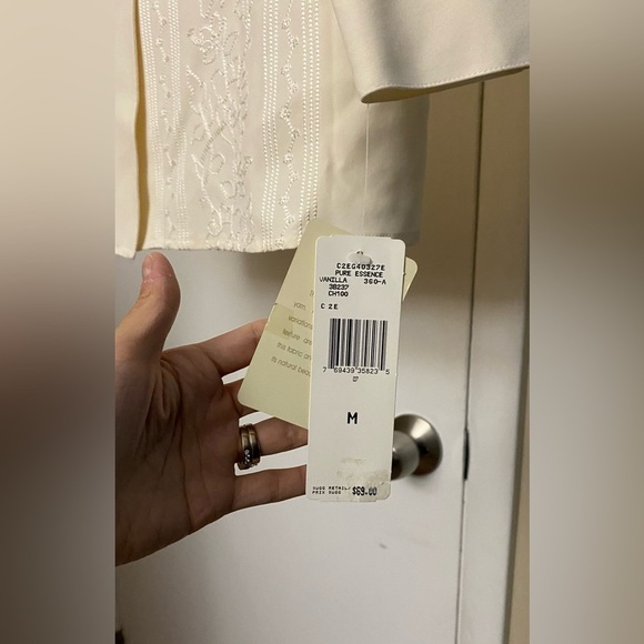 NWT Easy Spirit Silk Embroidered Button Down Long Sleeve Ivory Shirt Size Medium - Picture 6 of 6